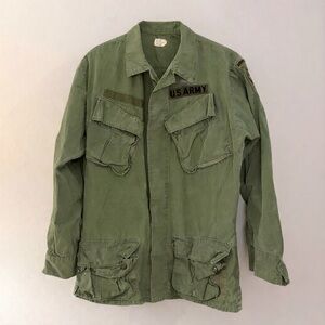 Vietnam era Authentic U.S. Army OG-107 field jacke
